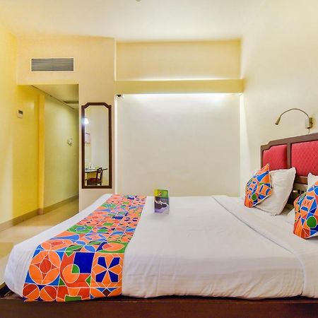 Hotel Ashish Plaza Пуне Екстер'єр фото