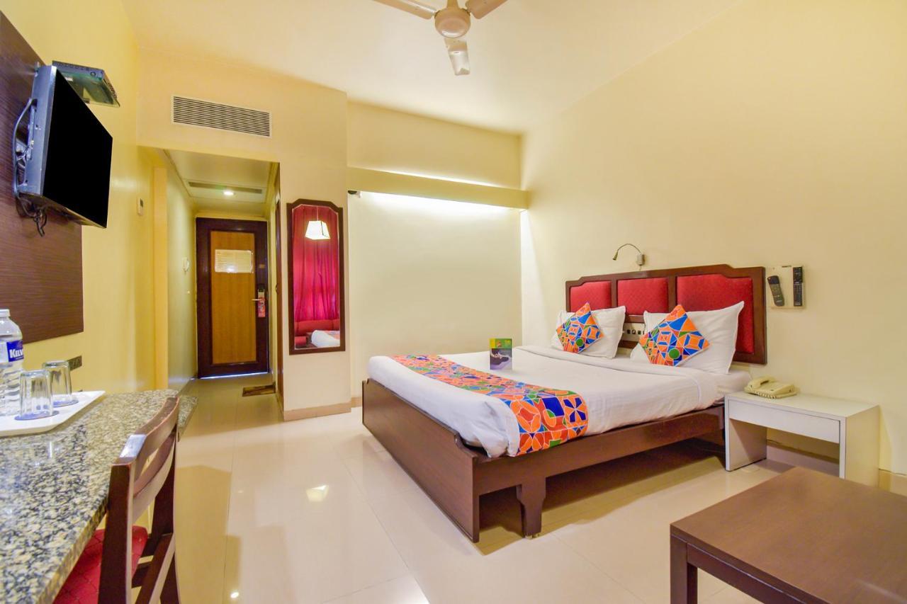 Hotel Ashish Plaza Пуне Екстер'єр фото
