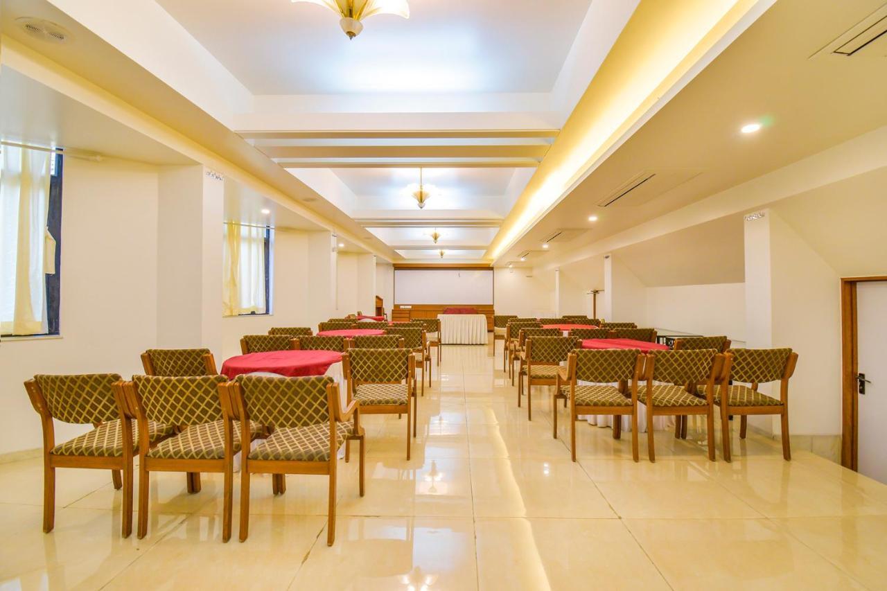 Hotel Ashish Plaza Пуне Екстер'єр фото