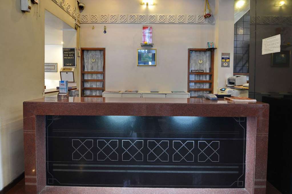 Hotel Ashish Plaza Пуне Інтер'єр фото